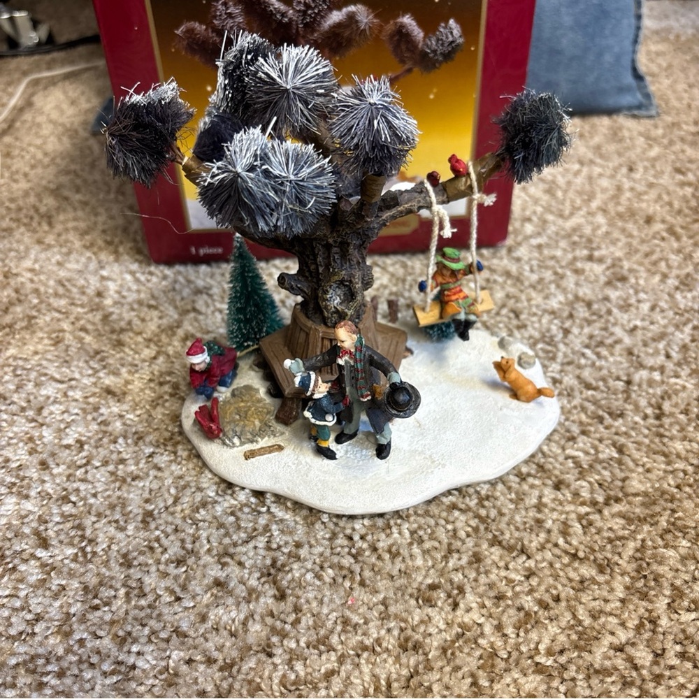 NIB Santa’s Workbench Tree House with kids on swing